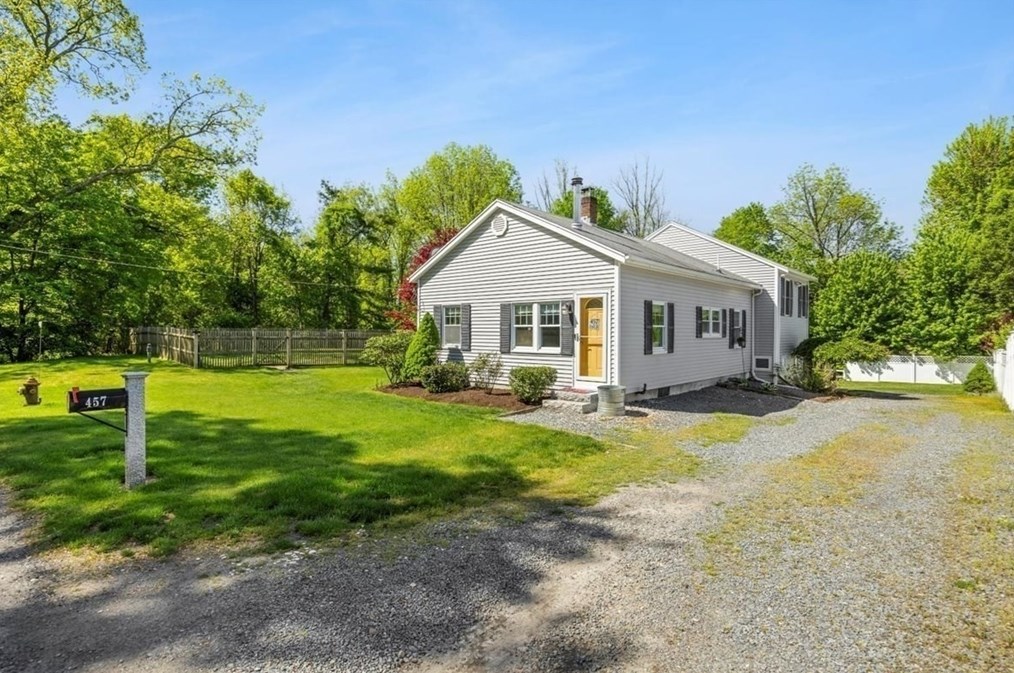 457 St, West Bridgewater MA 02379-1809 exterior