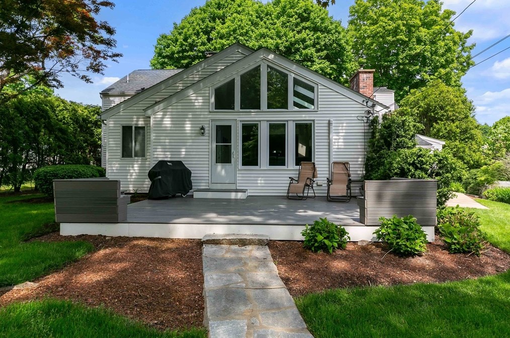 7 Kinnicutt Rd, Worcester, MA 01602