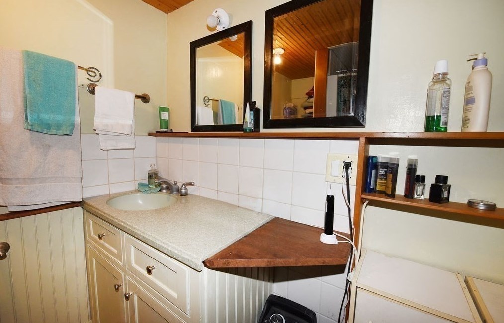 63 Newfield St, Plymouth MA 02360-3402 exterior