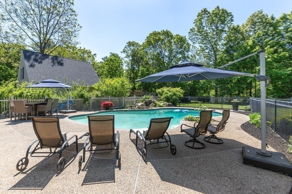 108 Franklin St, Reading MA 01867-1027 exterior