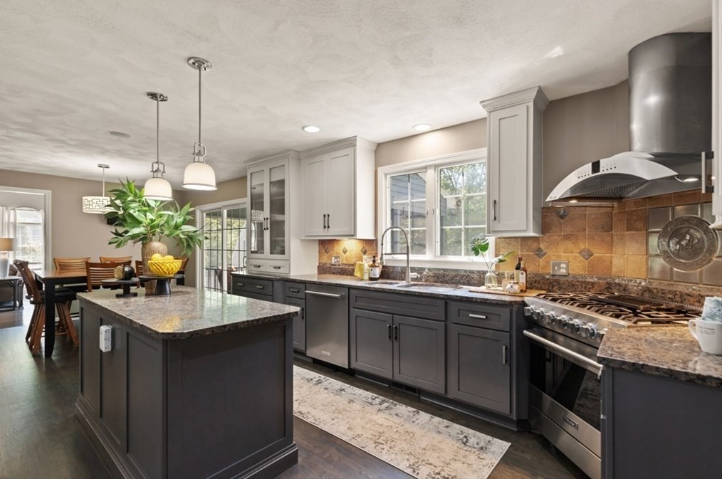 108 Franklin St, Reading MA 01867-1027 exterior