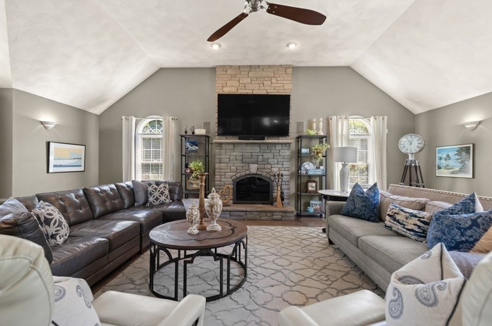 108 Franklin St, Reading MA 01867-1027 exterior