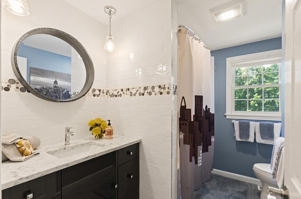 108 Franklin St, Reading MA 01867-1027 exterior