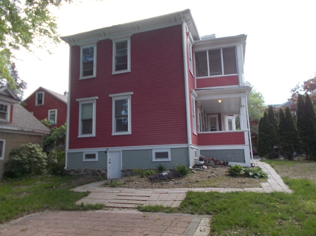 104 Webster St, Haverhill MA 01830-5920 exterior