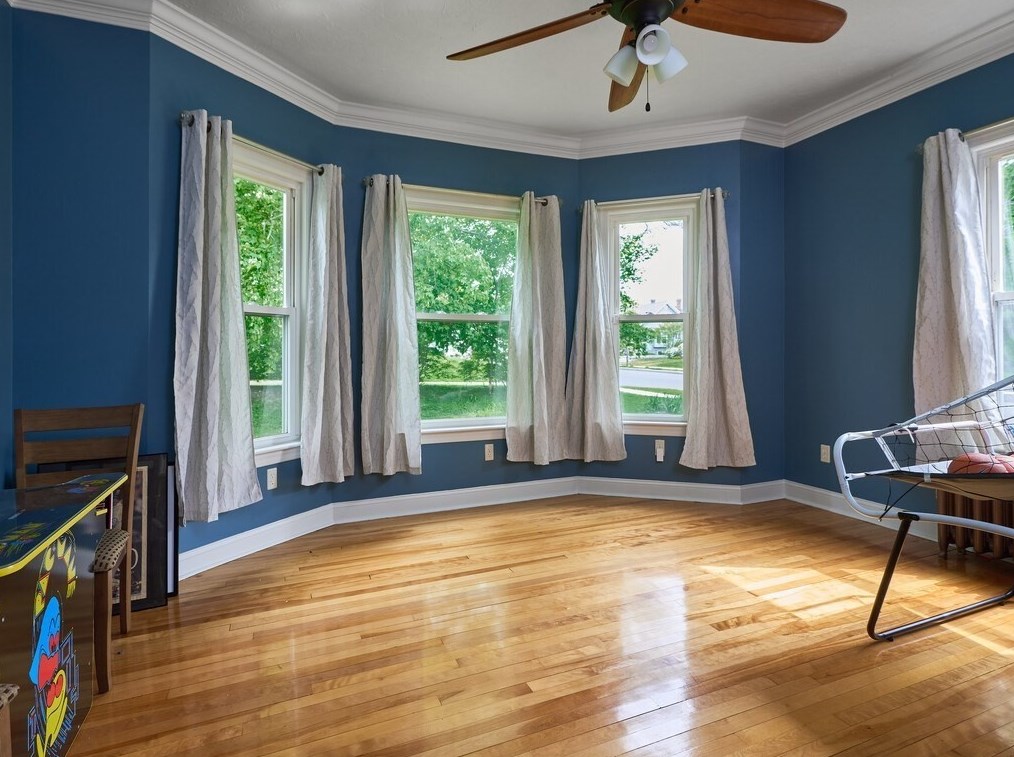 56 Moore Ave, Worcester MA 01602-1820 exterior