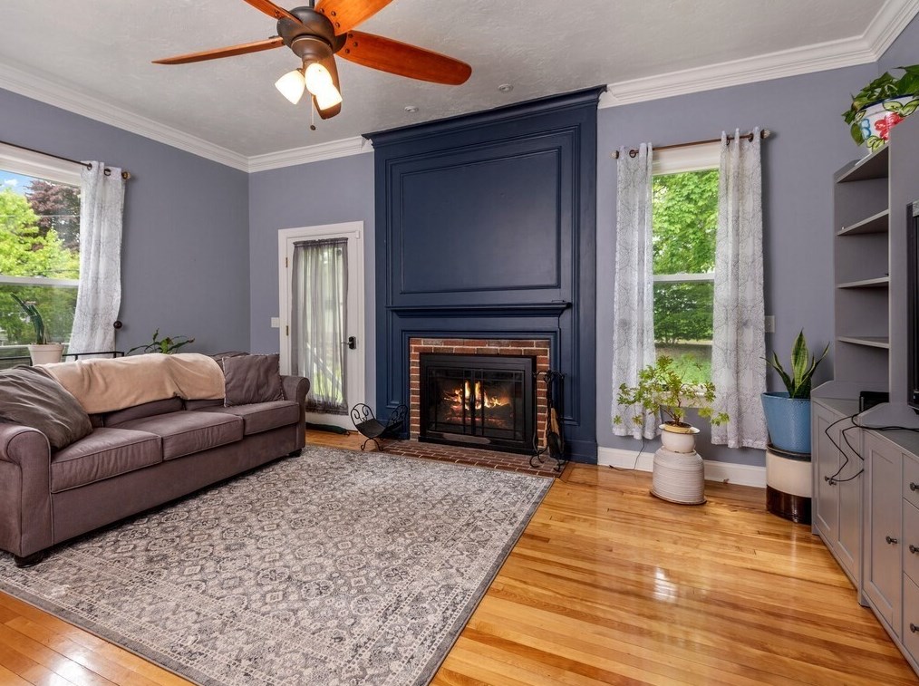 56 Moore Ave, Worcester MA 01602-1820 exterior