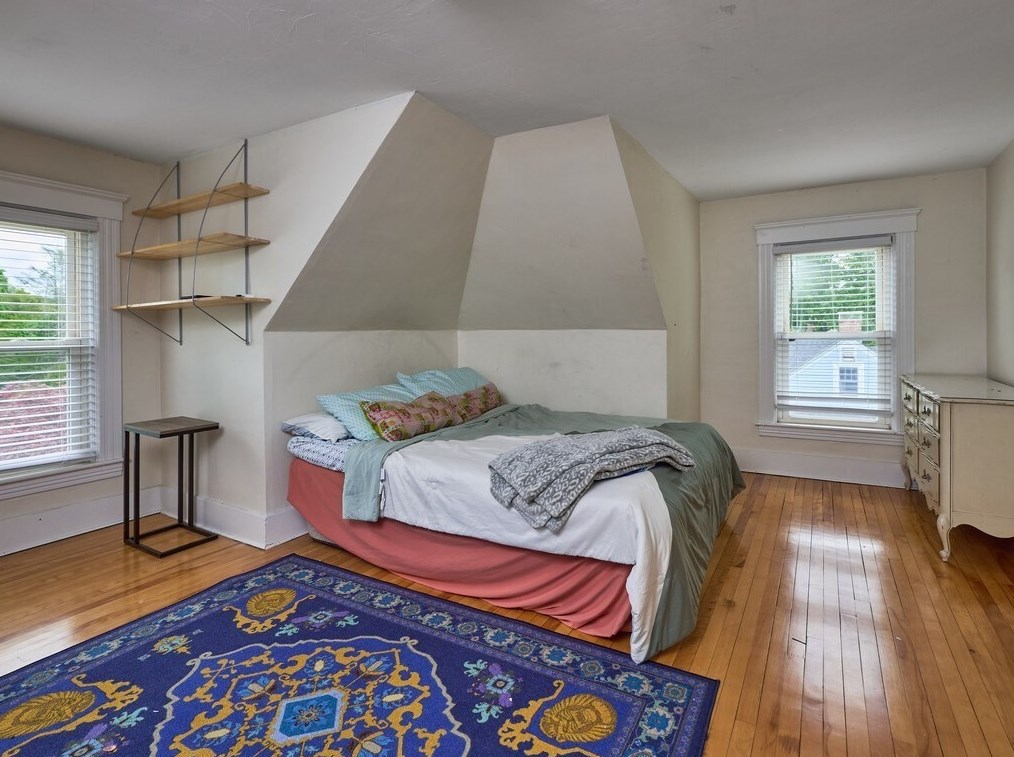 56 Moore Ave, Worcester MA 01602-1820 exterior