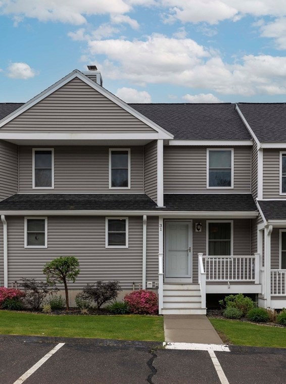 31 Sycamore Dr #31, Leominster, MA 01453