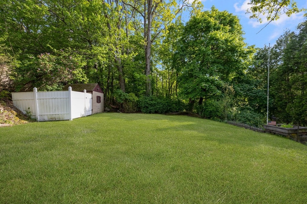 31 Tyson Rd, Worcester MA  01606-1124 exterior