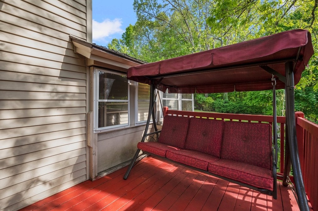 31 Tyson Rd, Worcester MA  01606-1124 exterior