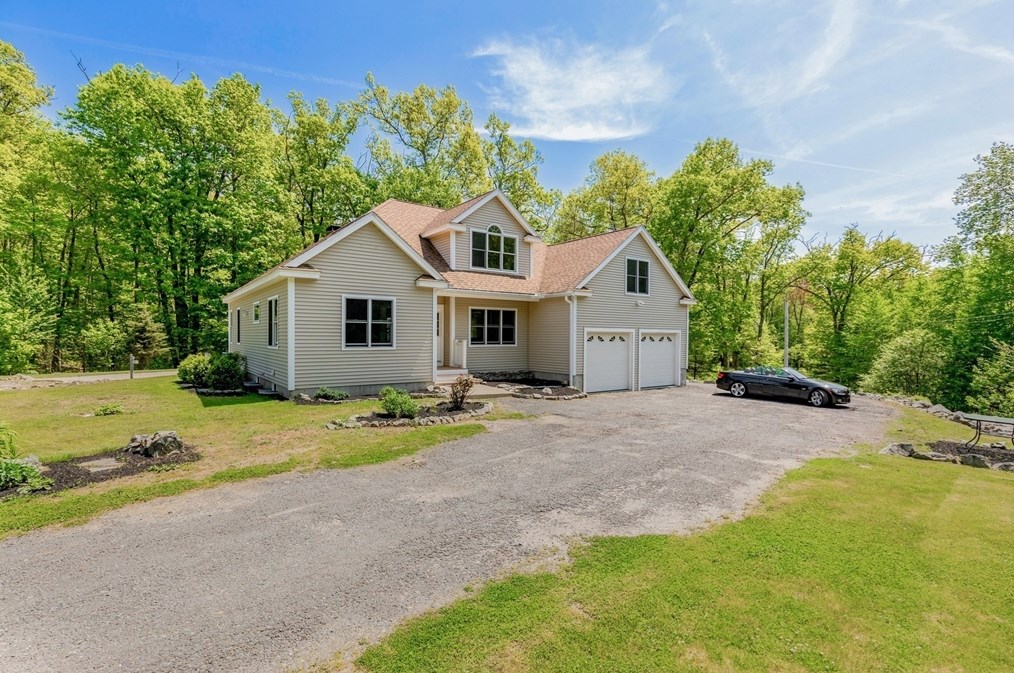 30 Forest St, Byfield, MA 01922 exterior