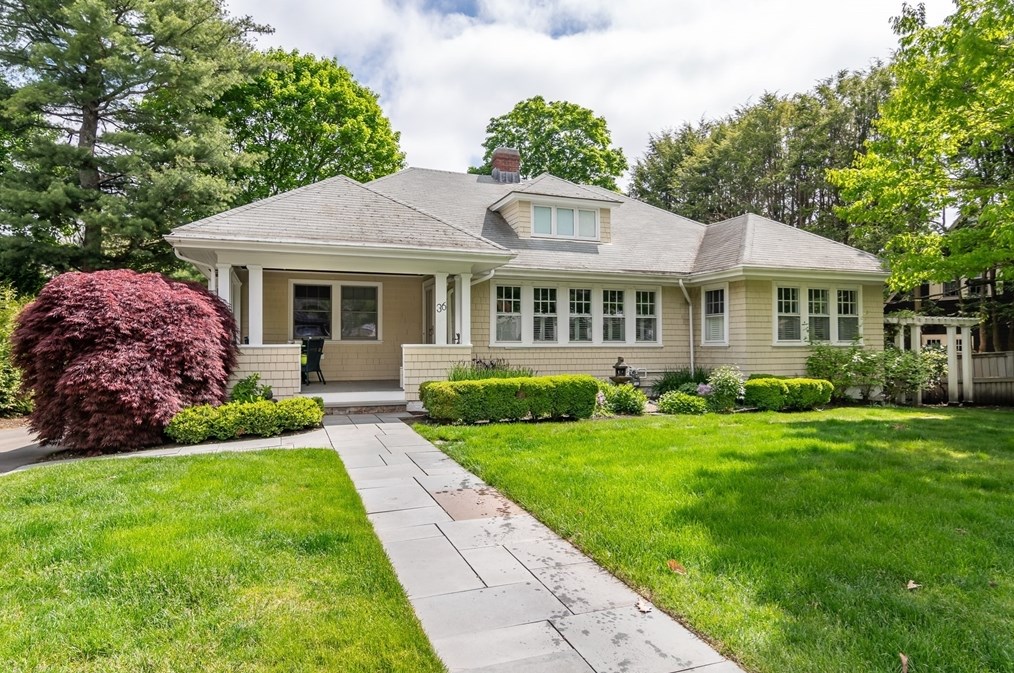 36 Leighton Rd, Wellesley, MA 02482