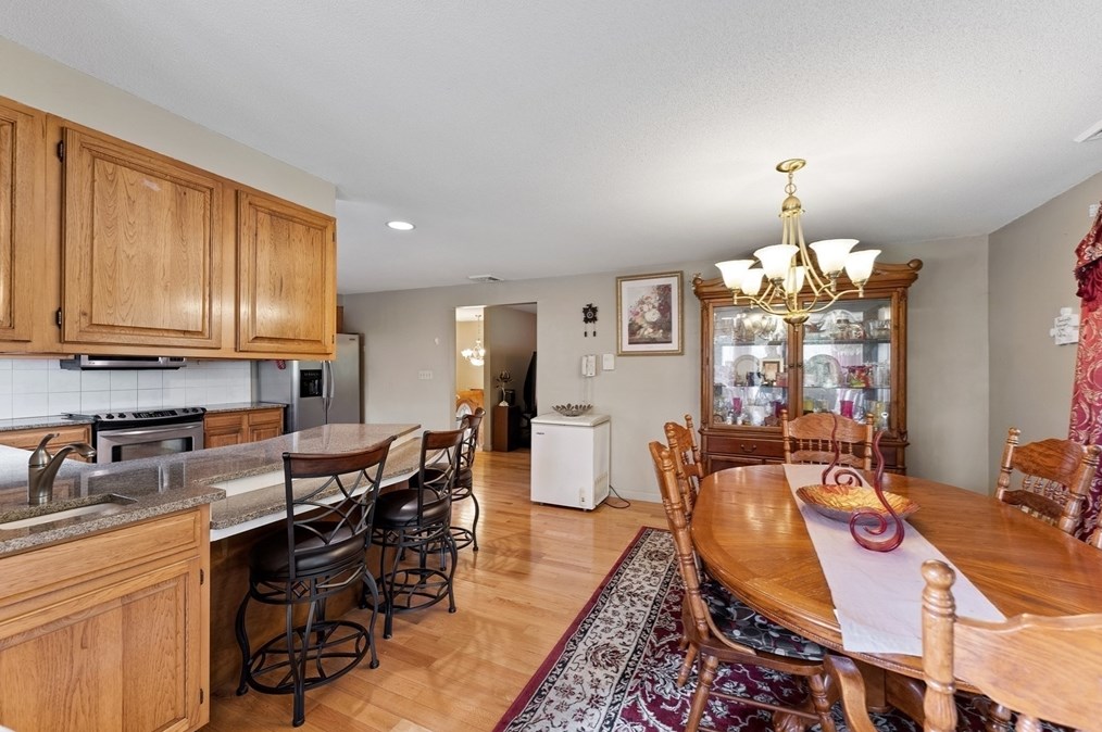 810 Birnie Ave, West Springfield MA  01089-4404 exterior