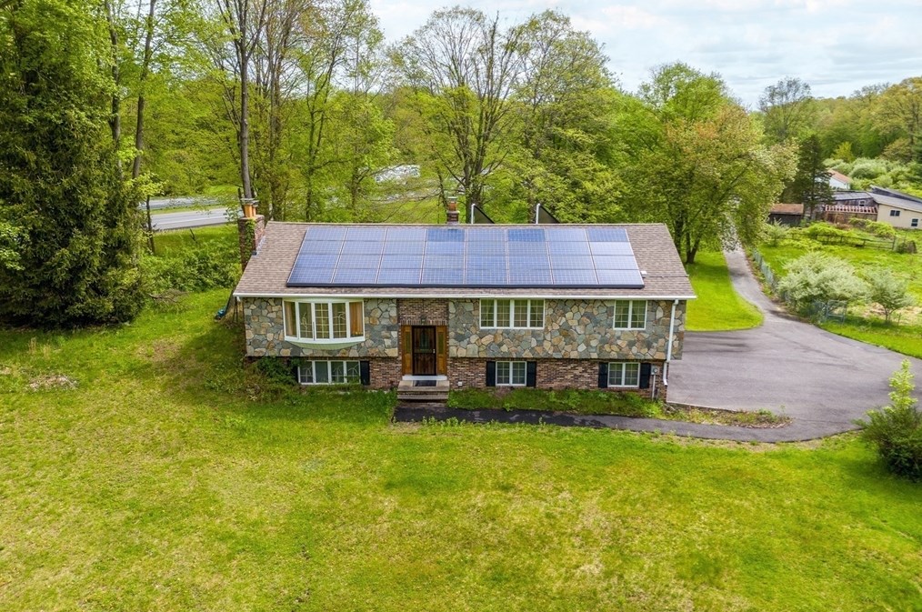 810 Birnie Ave, West Springfield MA  01089-4404 exterior