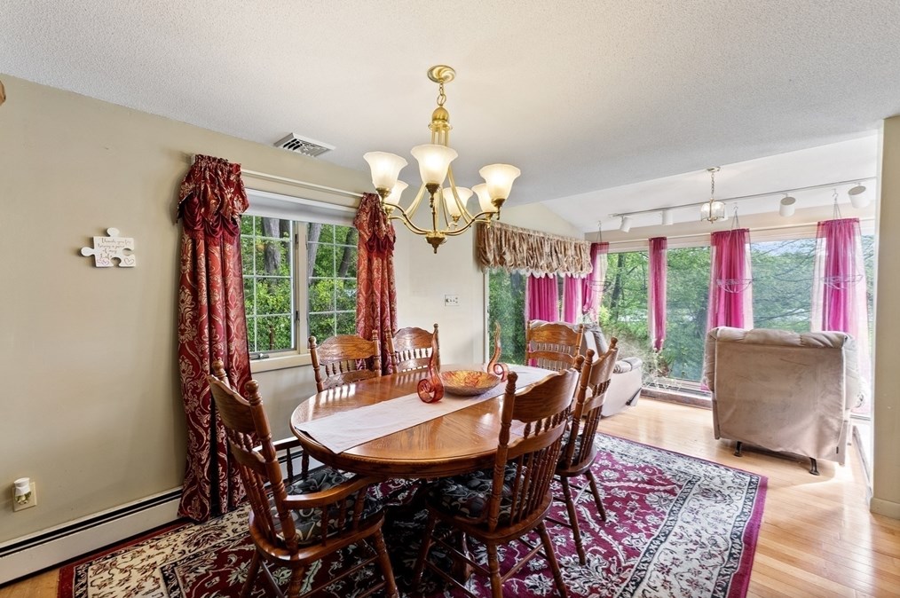 810 Birnie Ave, West Springfield MA  01089-4404 exterior