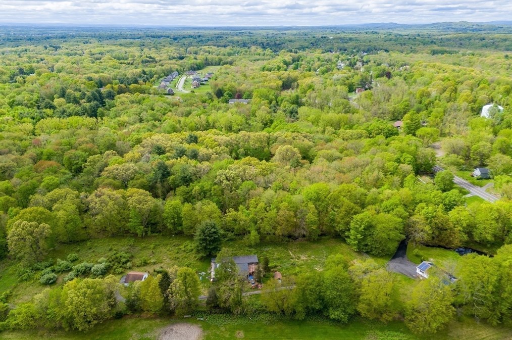 810 Birnie Ave, West Springfield MA  01089-4404 exterior