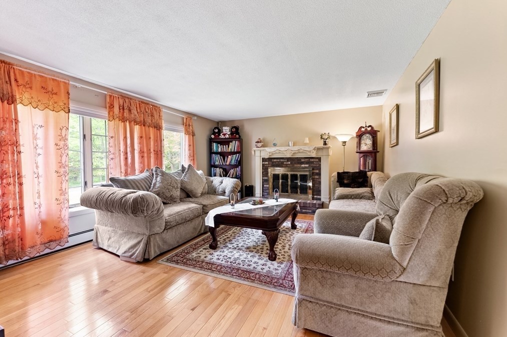 810 Birnie Ave, West Springfield MA  01089-4404 exterior