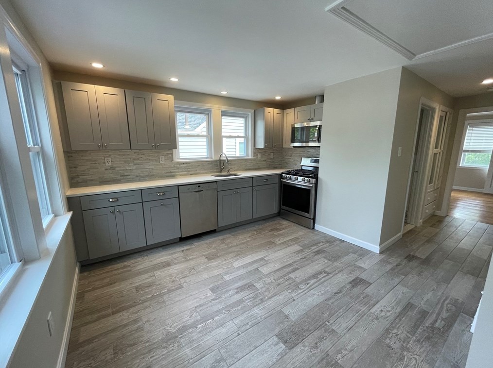 14 Lawn Ave #2, Quincy, MA 02169