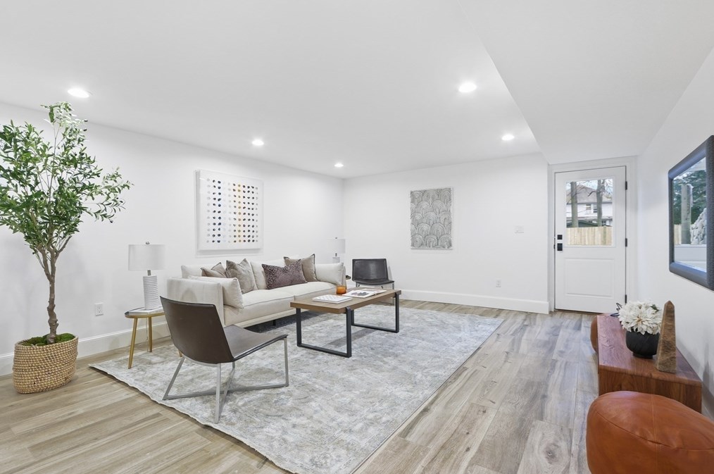 414 Waltham St, Newton MA 02465-1934 exterior