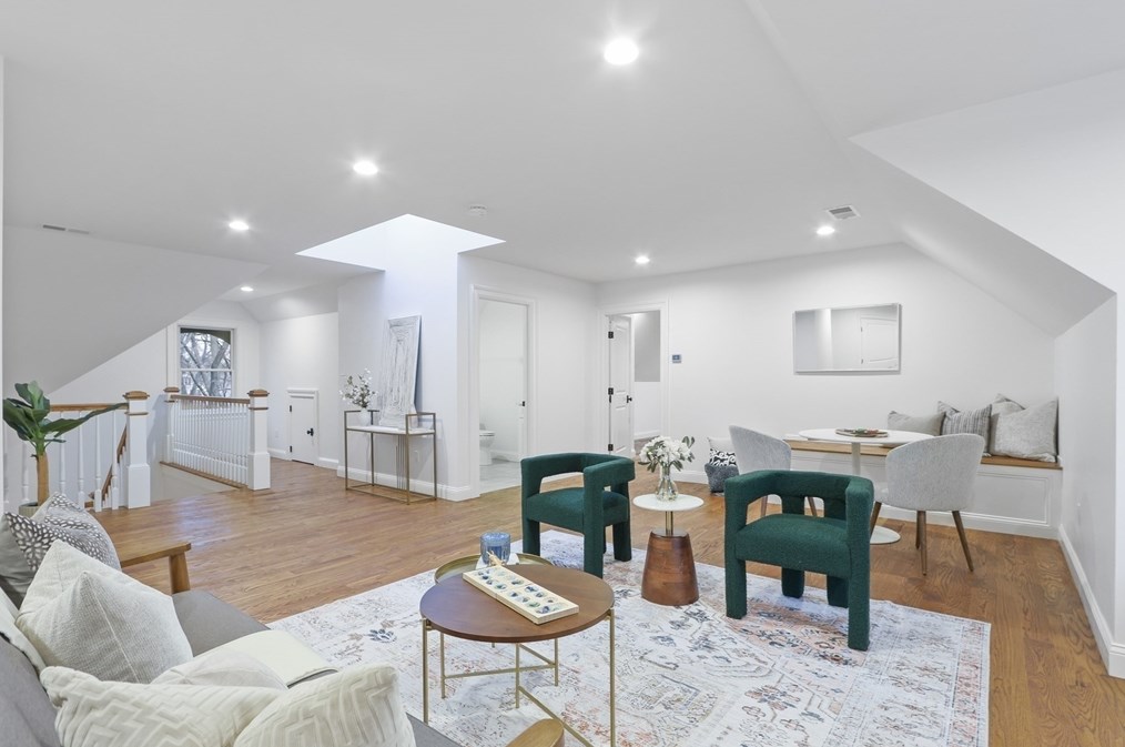 414 Waltham St, Newton MA 02465-1934 exterior