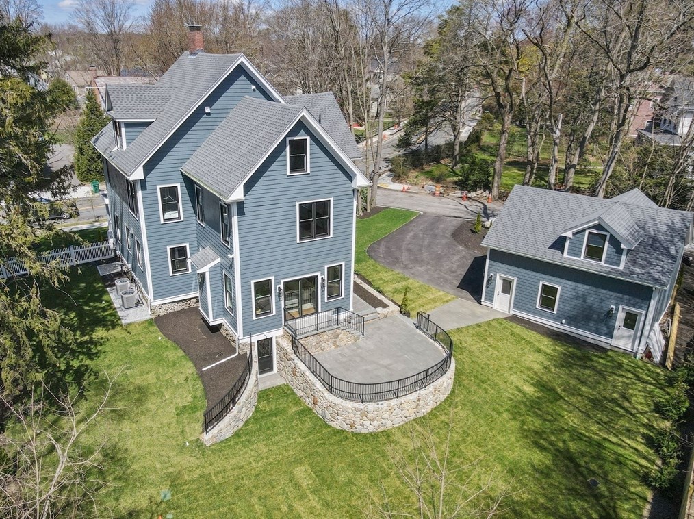 414 Waltham St, Newton MA 02465-1934 exterior