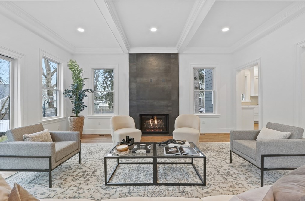 414 Waltham St, Newton MA 02465-1934 exterior