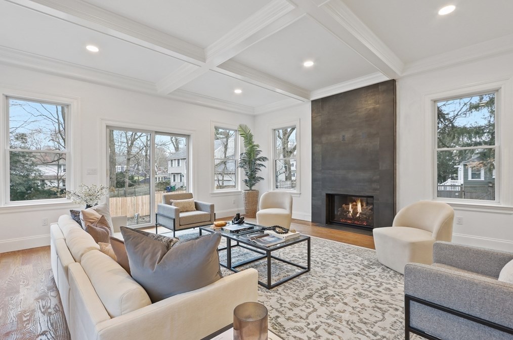 414 Waltham St, Newton MA 02465-1934 exterior