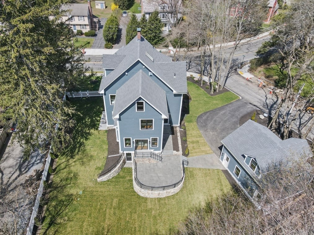 414 Waltham St, Newton MA 02465-1934 exterior