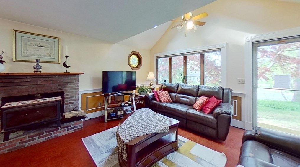 375 School St, Pembroke MA 02359-3613 exterior