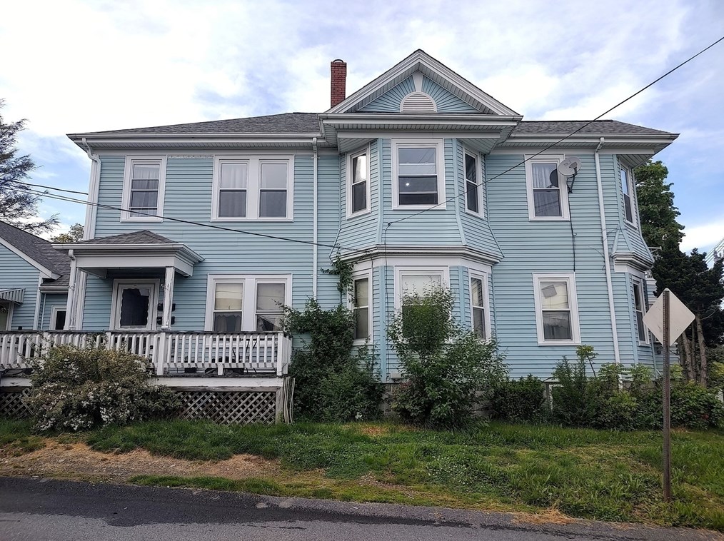 2107 Riverside Ave, Fall River, MA 02726 exterior