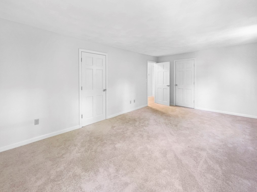 7 Windemere Dr, Acton MA 01720-2024 exterior