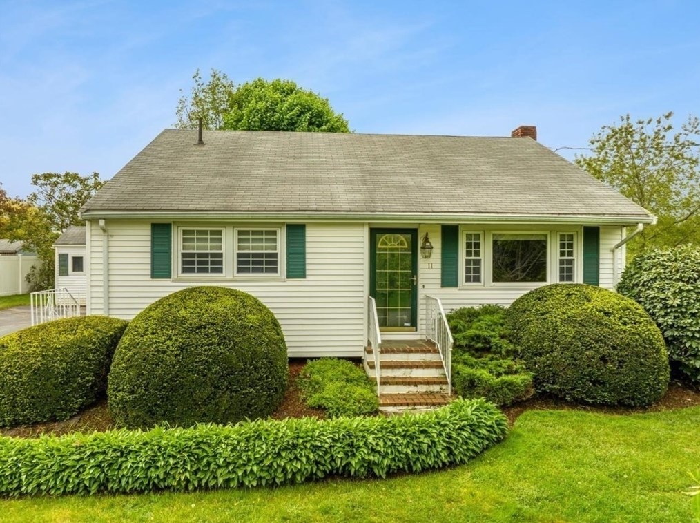 11 Thomas St, Brockton, MA 02302-2442