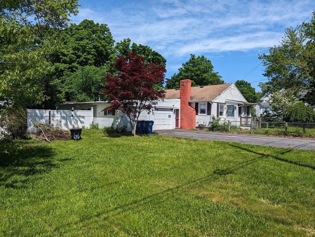 97 Hebron Ave, Seekonk MA 02771-2101 exterior