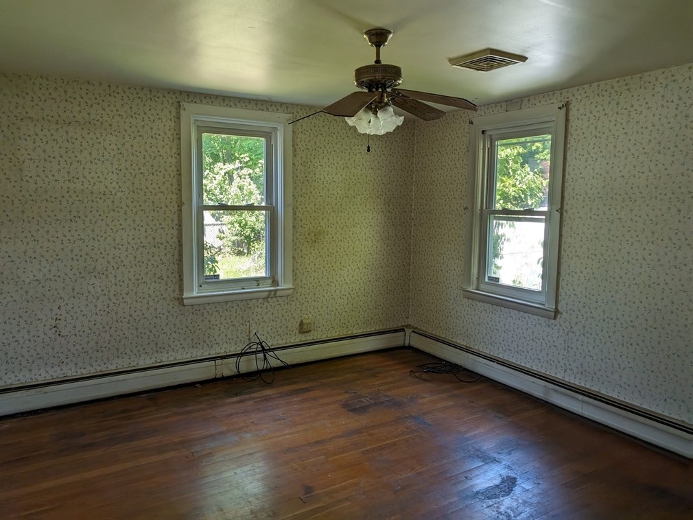 97 Hebron Ave, Seekonk MA 02771-2101 exterior