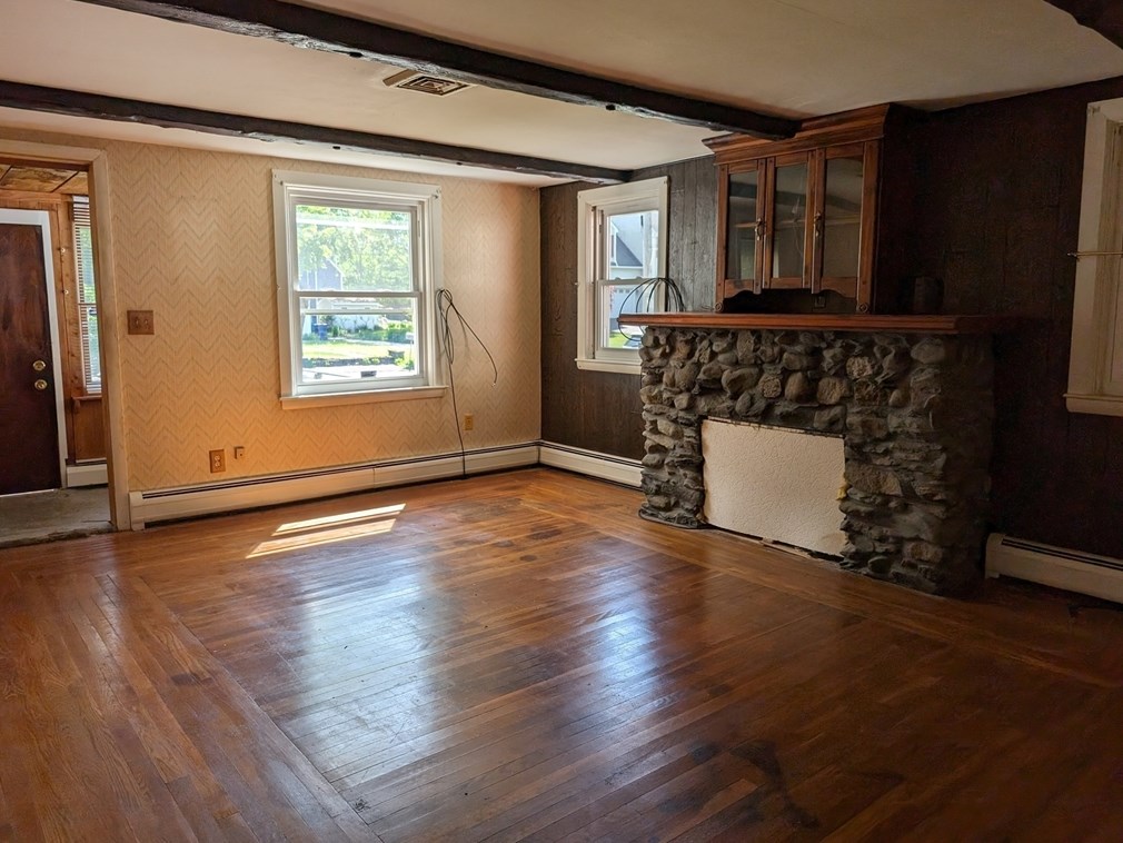 97 Hebron Ave, Seekonk MA 02771-2101 exterior