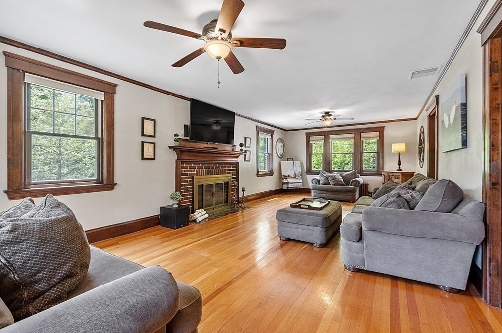 661 Grove St, Worcester MA 01605-2600 exterior