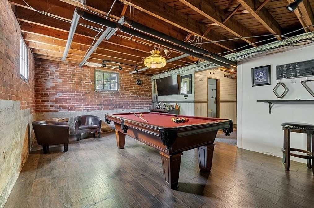 661 Grove St, Worcester MA 01605-2600 exterior