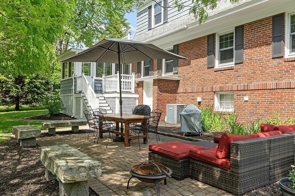 661 Grove St, Worcester MA 01605-2600 exterior