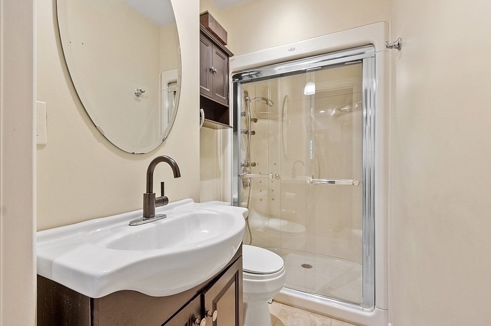 661 Grove St, Worcester MA 01605-2600 exterior