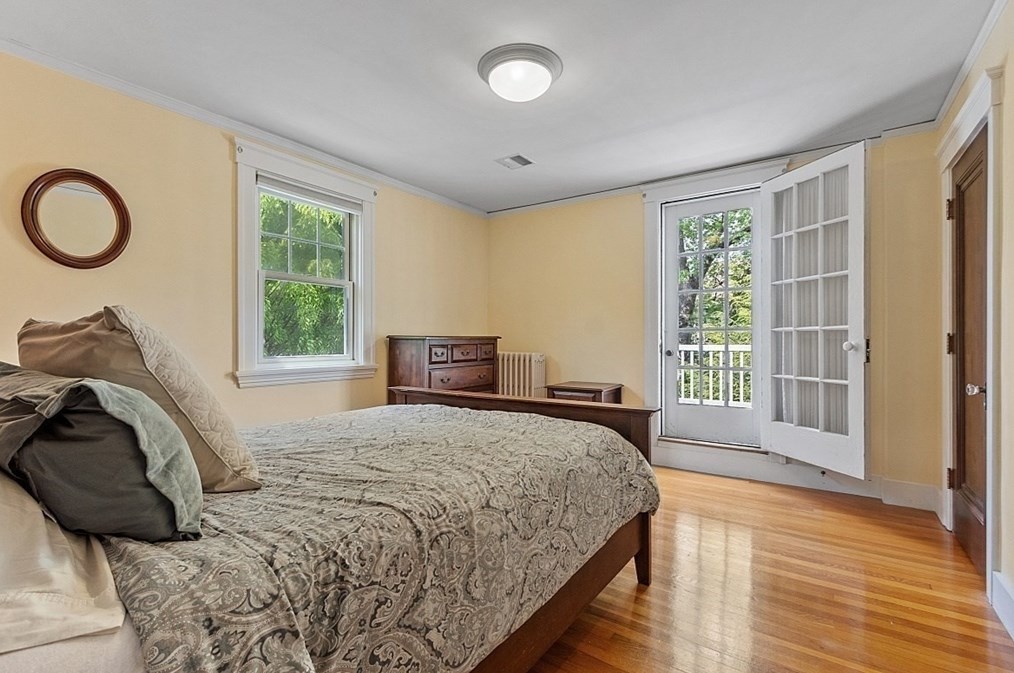 661 Grove St, Worcester MA 01605-2600 exterior