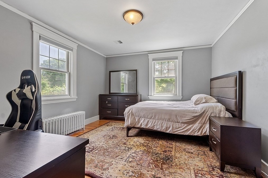 661 Grove St, Worcester MA 01605-2600 exterior