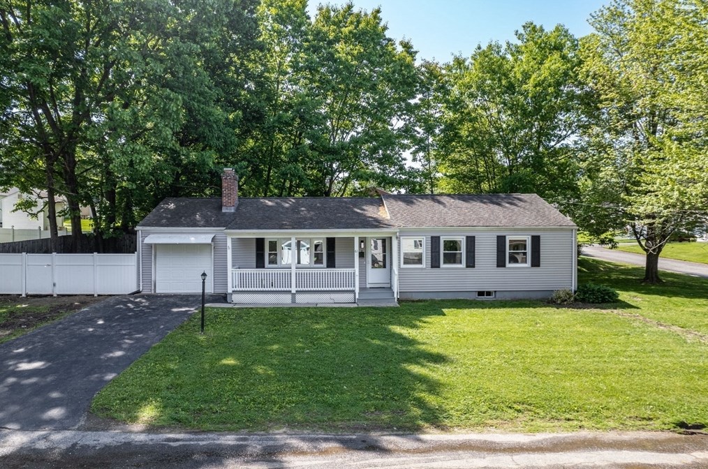 61 Cornwall St, Springfield, MA 01104