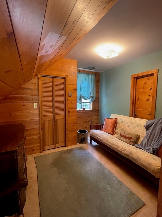 11 Samuel Dr, Royalston MA 01331-9477 exterior