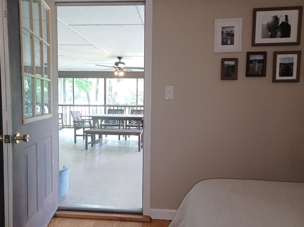 907 Western Ave, Montgomery MA 01085-2639 exterior