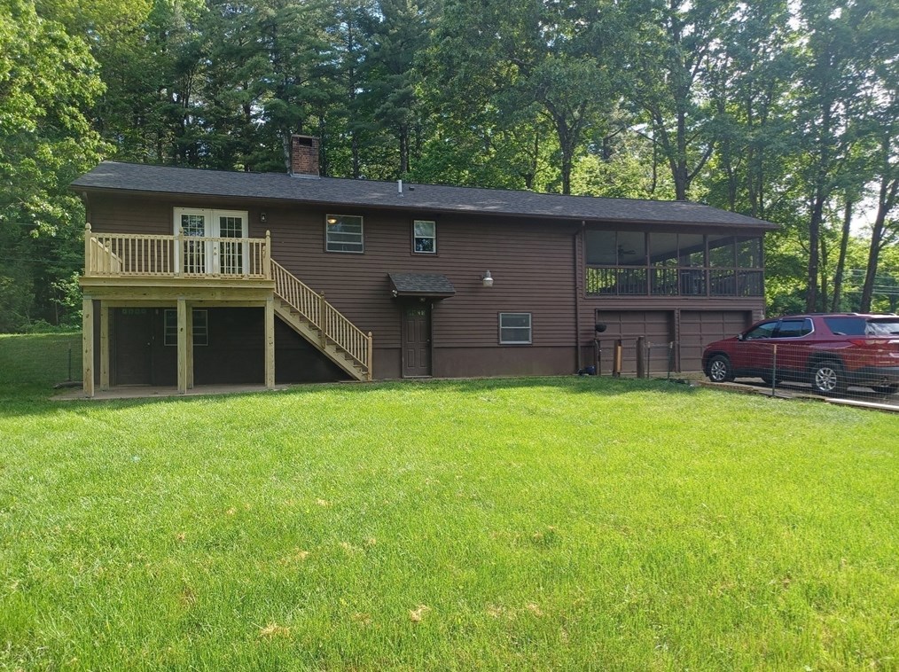 907 Western Ave, Montgomery MA 01085-2639 exterior