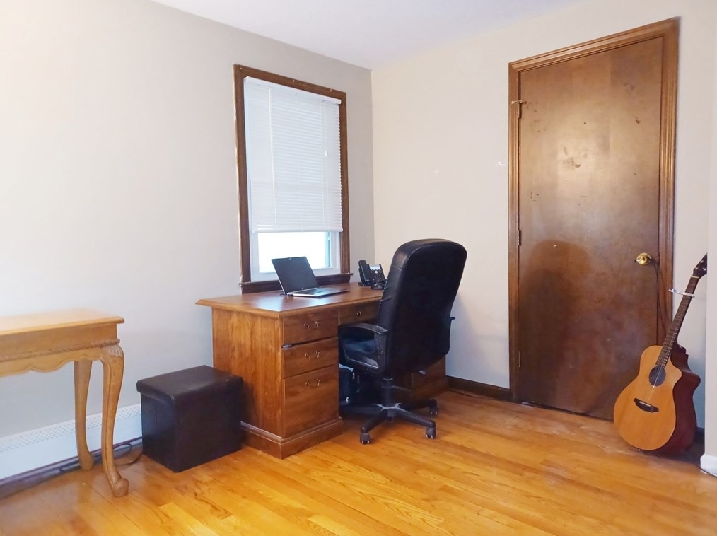 907 Western Ave, Montgomery MA 01085-2639 exterior