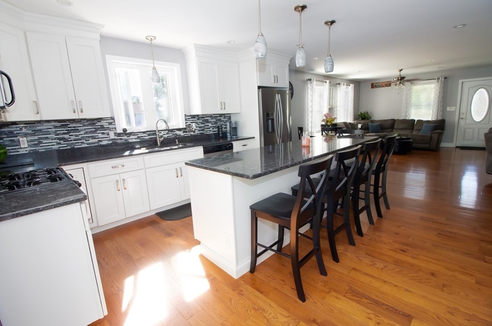 361 Huttleston Ave, Fairhaven MA 02719-3115 exterior