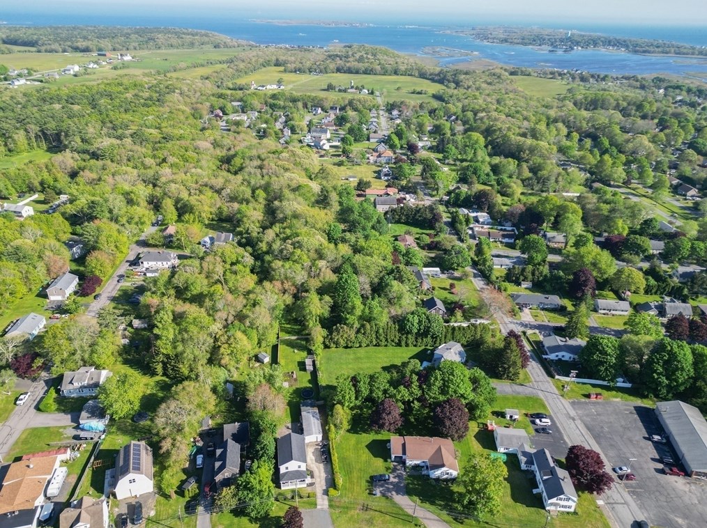 361 Huttleston Ave, Fairhaven MA 02719-3115 exterior