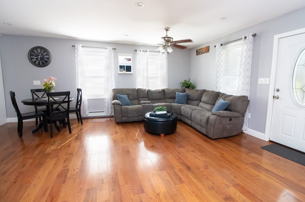 361 Huttleston Ave, Fairhaven MA 02719-3115 exterior