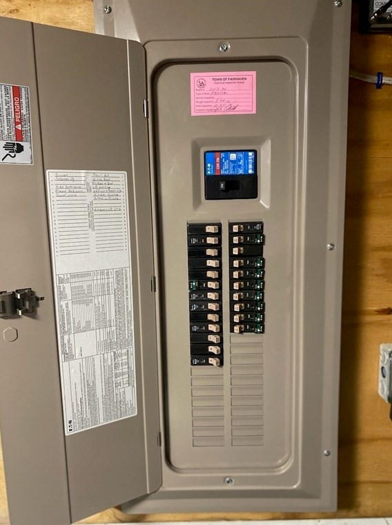 361 Huttleston Ave, Fairhaven MA 02719-3115 exterior